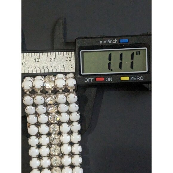 Vintage bracelet rhinestone and white beads statement Estate 7 inch - Picture 10 of 11